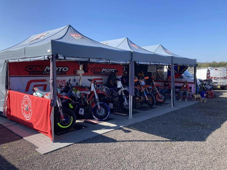 Tente paddock moto