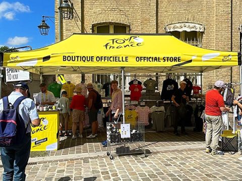 Tente pliante de la boutique officielle du Tour de France