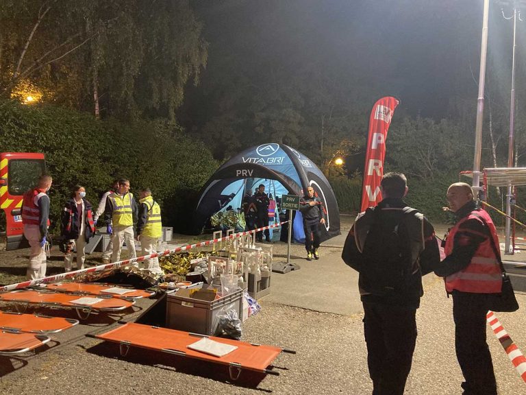 tente gonflable sapeurs-pompiers