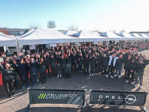 Tentes paddocks du Stellantis Motorsport Rally Cup