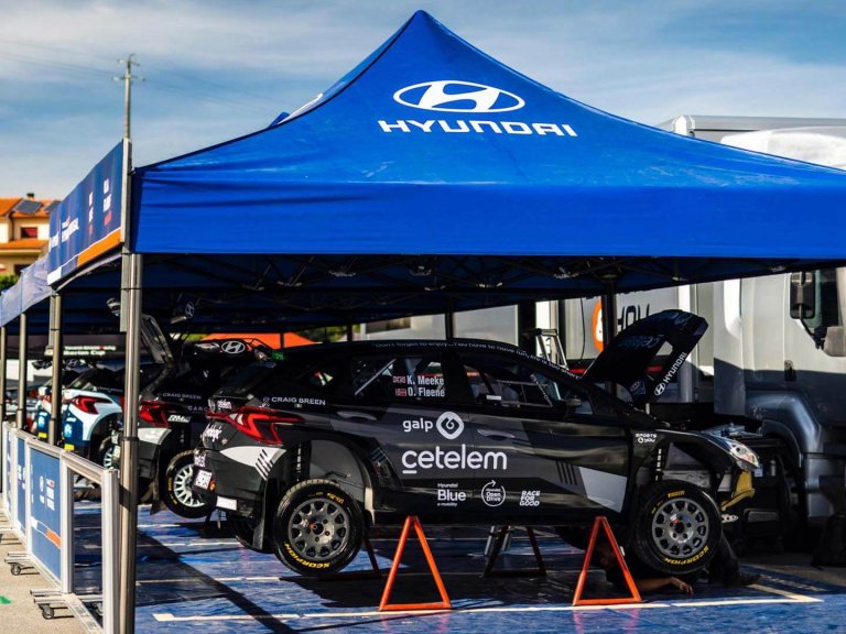 Tente paddock du team hyundai portugal