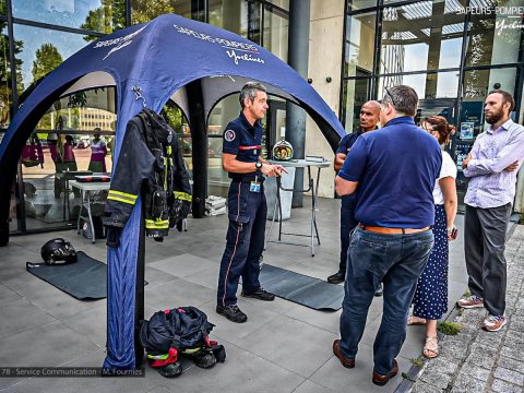 Tente gonflable des sapeurs-pompiers des Yvelines