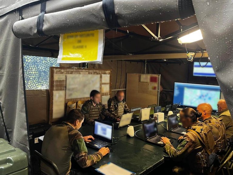 Tente poste de commandement