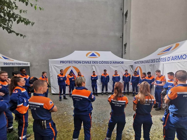 Tente poste de secours